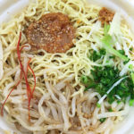 今日の担々麺「濃厚な胡麻の風味と辛み ローソン」